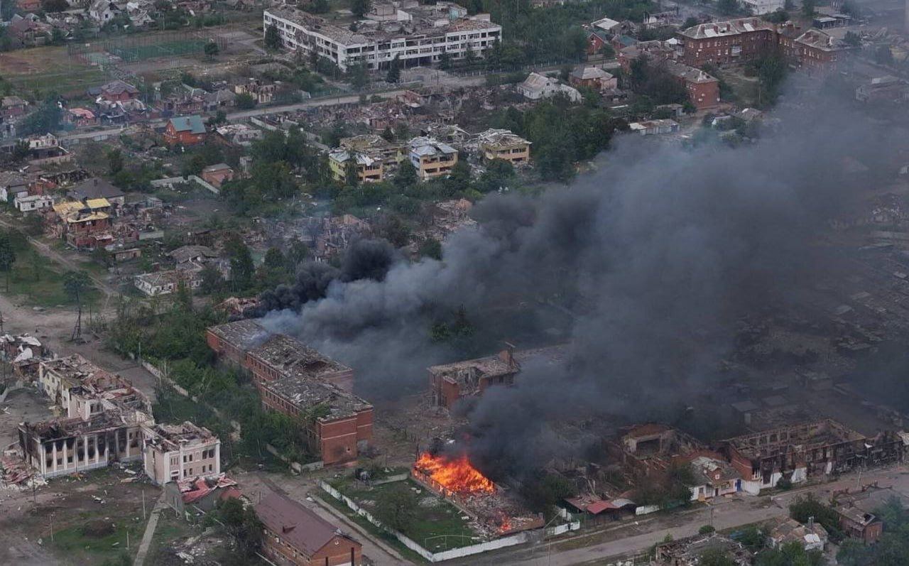 Monde - La Russie a lancé une forte attaque à Volchansk, forçant l'Ukraine à ajouter 10 bataillons et beaucoup d'équipement