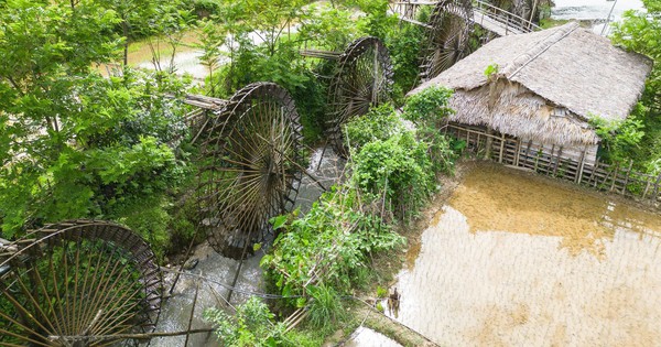 Going up the Lam River to visit Tuong Duong, Nghe An