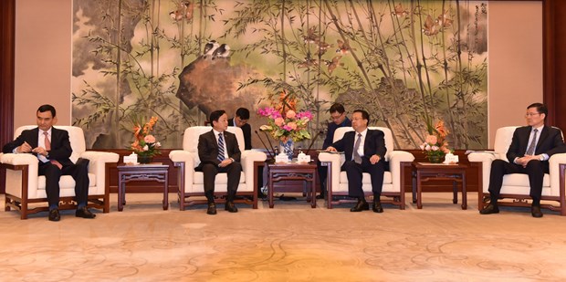 Vizepremierminister Tran Hong Ha empfing den Bürgermeister von Shanghai, Gong Zheng. Foto: VNA