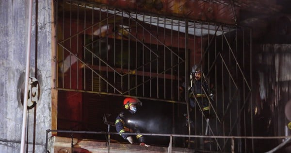 Procesan al hombre que incendió una cafetería y mató a 11 personas