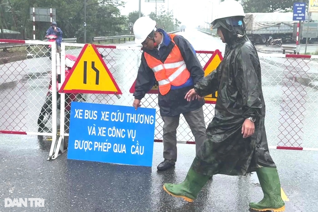 Ngày đầu cấm ô tô qua cầu huyết mạch trên quốc lộ 1, xe ùn ùn quay đầu - 1