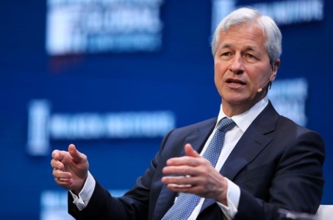 នាយកប្រតិបត្តិ JP Morgan លោក Jamie Dimon ក្នុងសន្និសីទមួយនៅរដ្ឋកាលីហ្វ័រញ៉ា (សហរដ្ឋអាមេរិក)។ រូបថត៖ រ៉យទ័រ