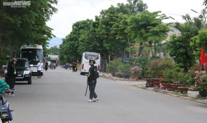 ឆែកឆេរ​ផ្ទះ​ជនសង្ស័យ​ករណី​រត់ពន្ធ​មាស​៣​តោន​នៅ​ខេត្ត​ក្វាង​ទ្រី​-​១