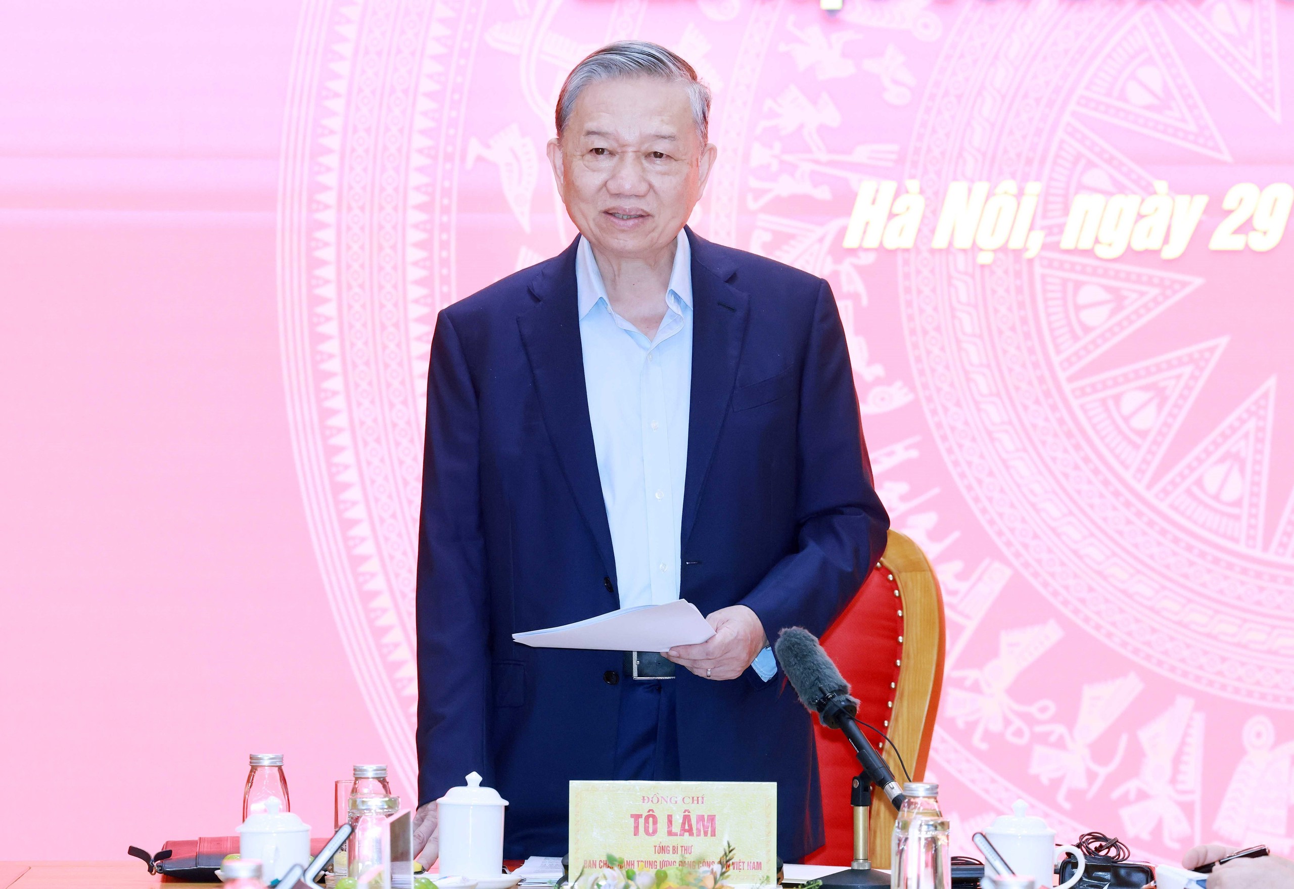 Tổng Bí thư: Kịp thời xử lý ngay từ manh nha những bức xúc nổi lên- Ảnh 1.