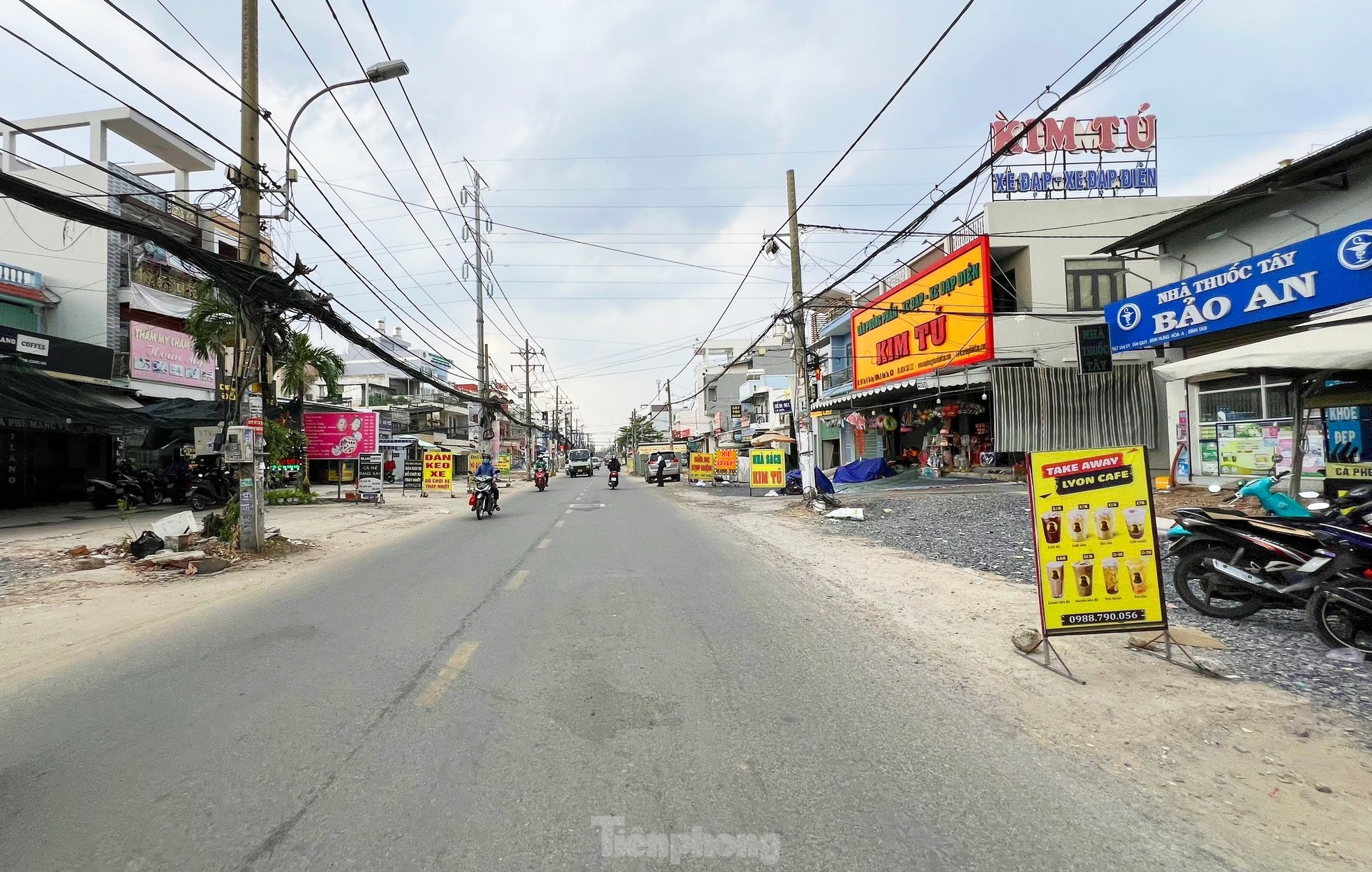 Die „staureiche“ Straße vor den Toren von Ho-Chi-Minh-Stadt wird bis Ende des Jahres erweitert und fertiggestellt, Foto 8