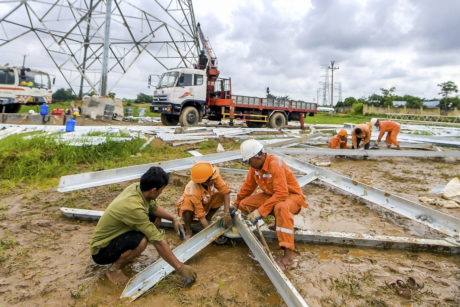 ខ្សែ 500kV ខ្សែទី 3 នាំអគ្គិសនីទៅភាគខាងជើង៖ កម្មករជាង 15,000 នាក់ វឌ្ឍនភាព 'មិននឹកស្មានដល់'