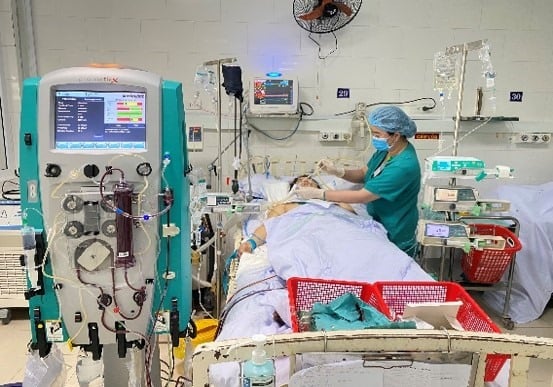 Krankenschwestern im Quang Nam General Hospital kümmern sich um die Patienten.