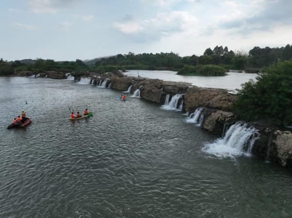 Cascada de Ba Giot: un paisaje tranquilo en medio del bosque sagrado de Dong Nai