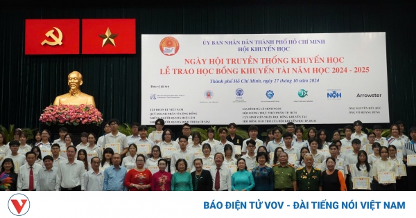 Ciudad Ho Chi Minh otorga más de 1.600 millones de dongs en becas para fomentar el talento