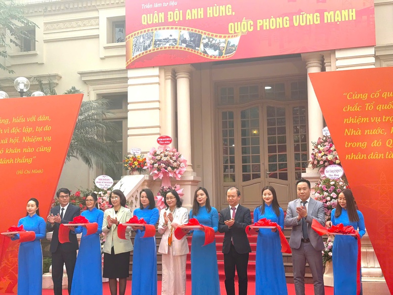 Opening of the Exhibition 'Heroic Army, Strong National Defense'