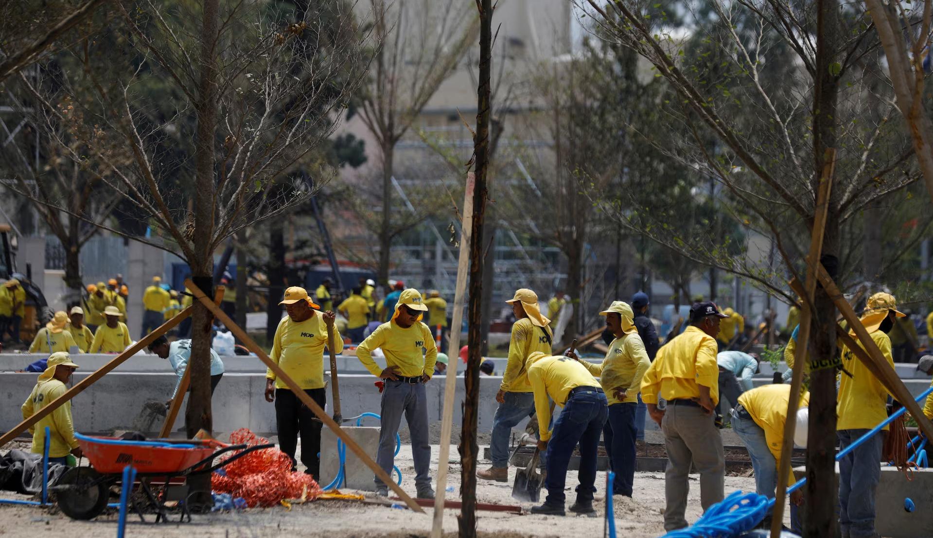 Attentat à la bombe lors de l'investiture présidentielle au Salvador, photo 1