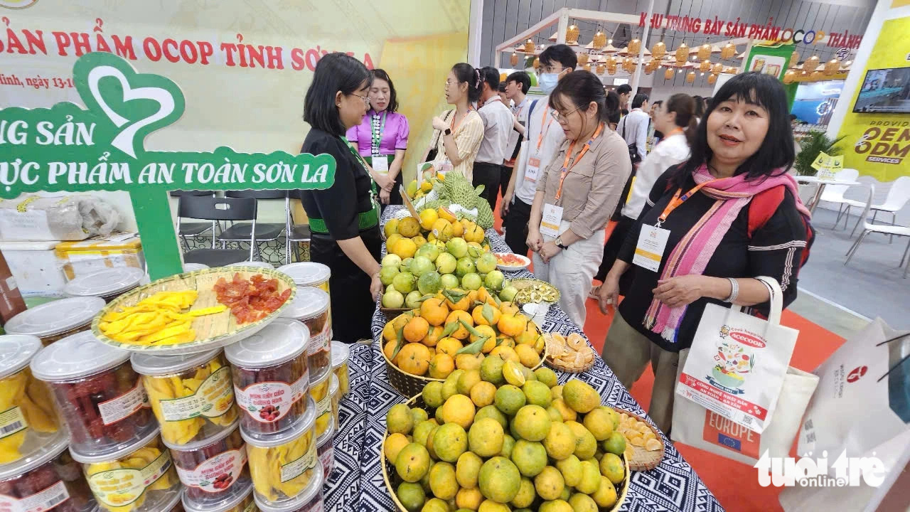 Rau quả châu Âu, bánh Hàn Quốc, gạo Nhật Bản... hút khách Việt tại triển lãm thực phẩm - Ảnh 5.