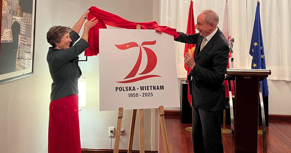 Símbolo del 75 aniversario de las relaciones diplomáticas entre Vietnam y Polonia