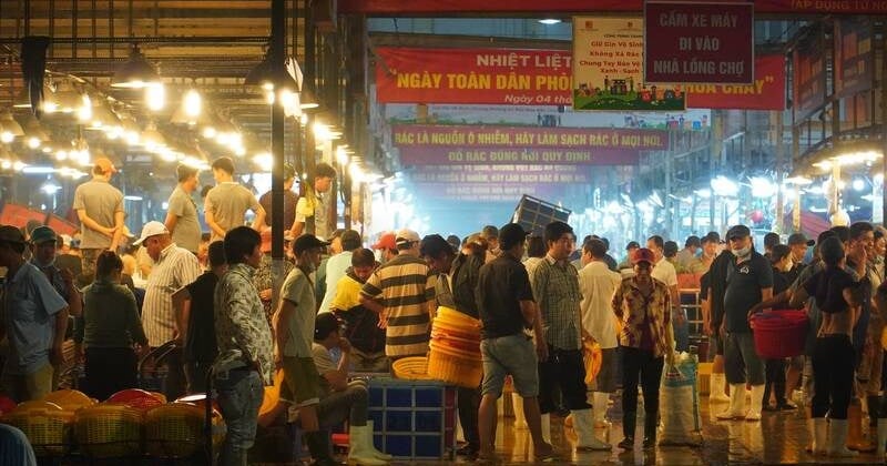 Opening hours of wholesale markets in Ho Chi Minh City during Tet