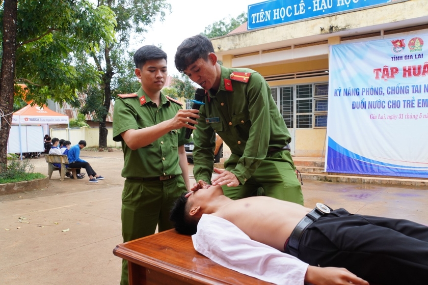 Gia Lai: Lanzamiento de la Campaña de Voluntariado Juvenil de Verano 2023 foto 4