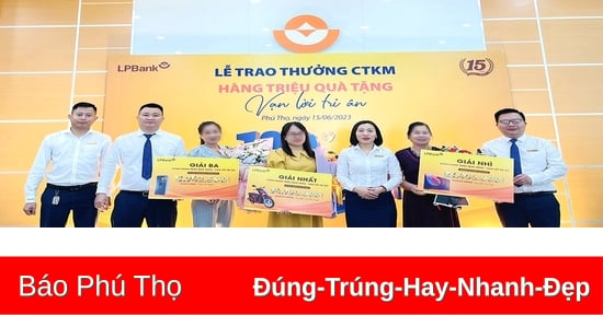 Trao giải chương trình khuyến mại “Hàng triệu quà tặng – Vạn lời tri ân”