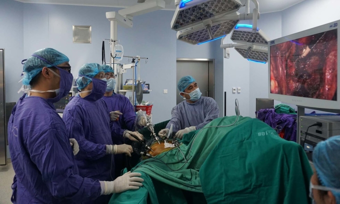 A rectal cancer surgery at Hospital 108. Photo: Provided by the hospital