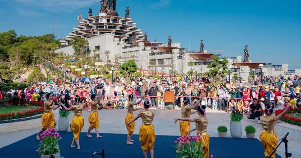 „Einzigartige“ Khmer-Kultur anschaulich nachgebildet auf dem Berg Ba Den, Tay Ninh