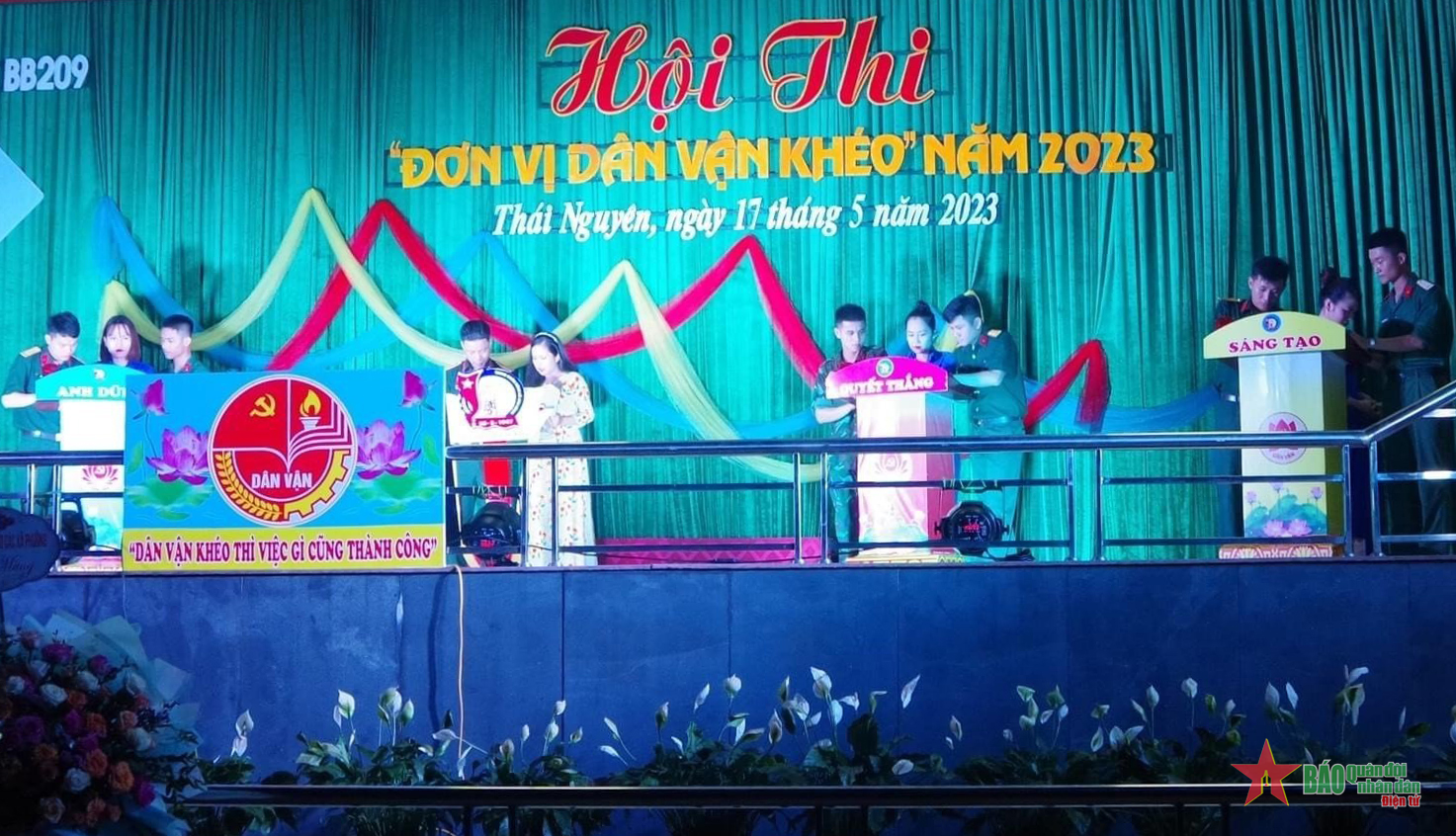 Thêm gần dân, hiểu dân