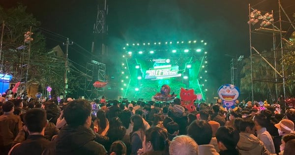 Music "party" in Quang Binh has Tang Duy Tan, Bao Anh,..