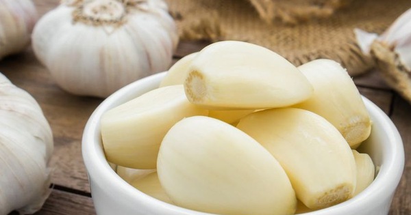 Verwenden Sie Knoblauch zur Behandlung von Krankheiten, seien Sie vorsichtig vor lebensbedrohlichen Komplikationen.