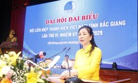 Auf dem Kongress sprach Frau Le Thi Thu Hong, ständige stellvertretende Sekretärin des Provinzparteikomitees und Vorsitzende des Volksrats der Provinz Bac Giang. Foto: Nguyen Thang