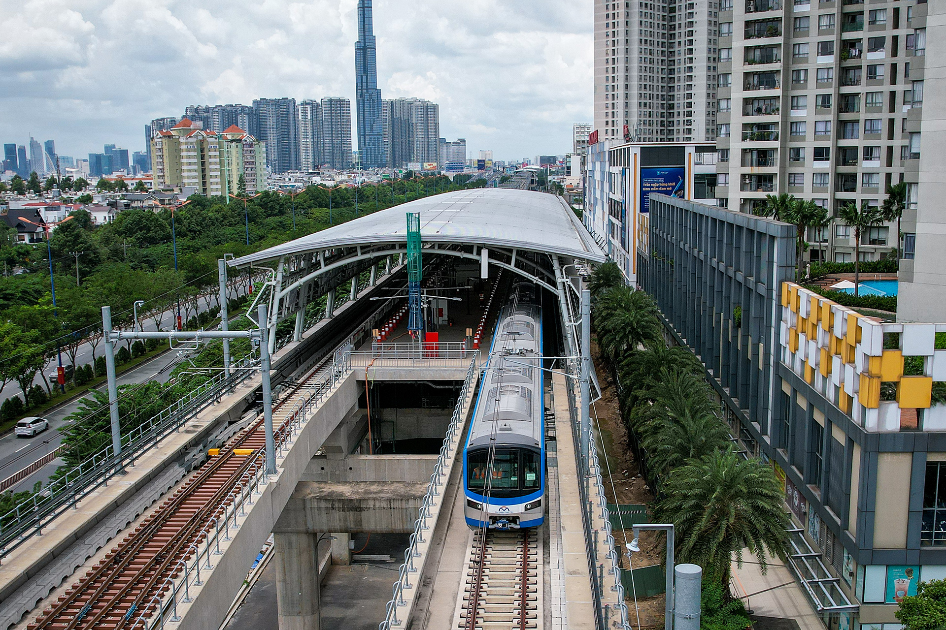 Tuyến metro số 1 (Bến Thành - Suối Tiên) đang chạy thử nghiệm, dự kiến đưa vào vận hành vào cuối năm 2024