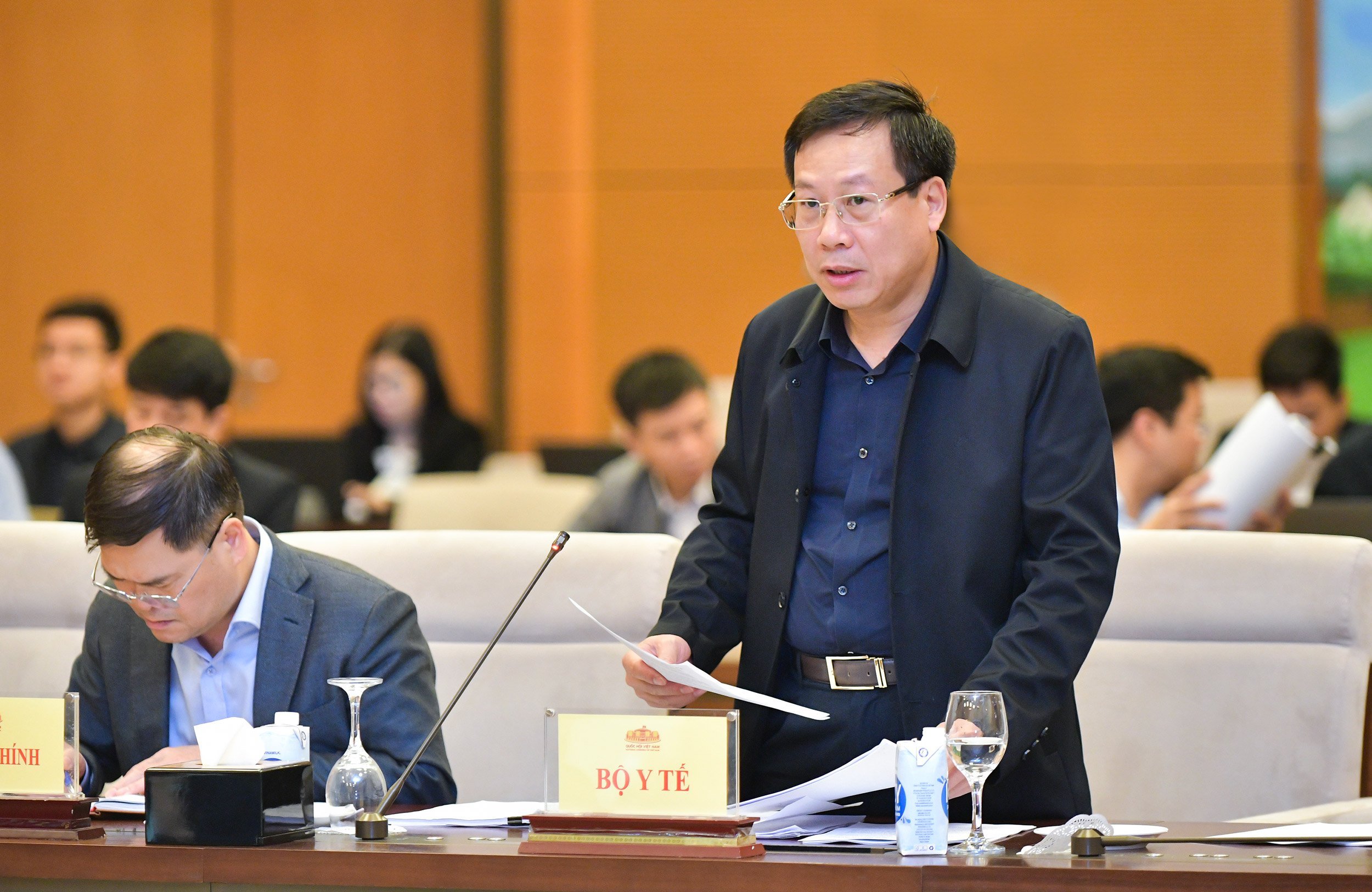 국회 부의장 응우옌 득 하이(Nguyen Duc Hai)는 국가은행, 베트남 사회정책은행 및 3개 부처와 지부와 함께 실무 회의를 주재했습니다.
