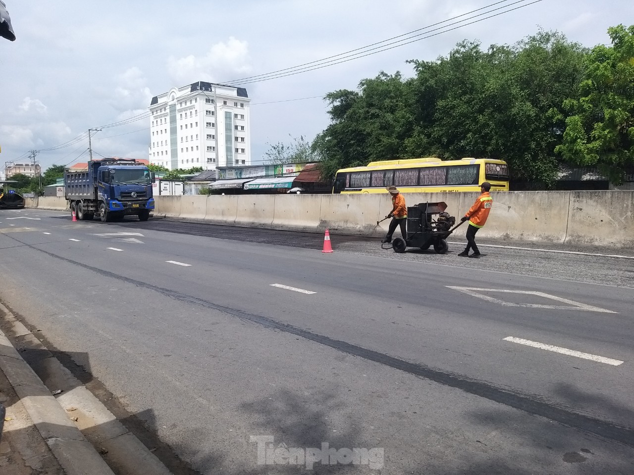 Tuyến đường tránh TP Tân An xuống cấp, mất an toàn giao thông ảnh 9