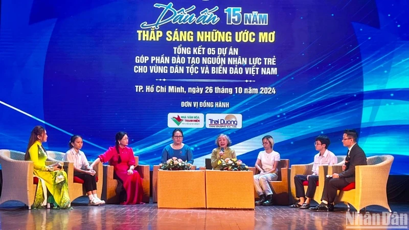 1,737 students benefit from Vu A Dinh Scholarship Fund