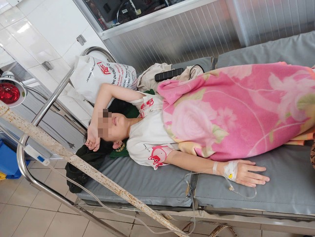 12 étudiants de Kien Giang hospitalisés, soupçonnés d'intoxication alimentaire photo 1