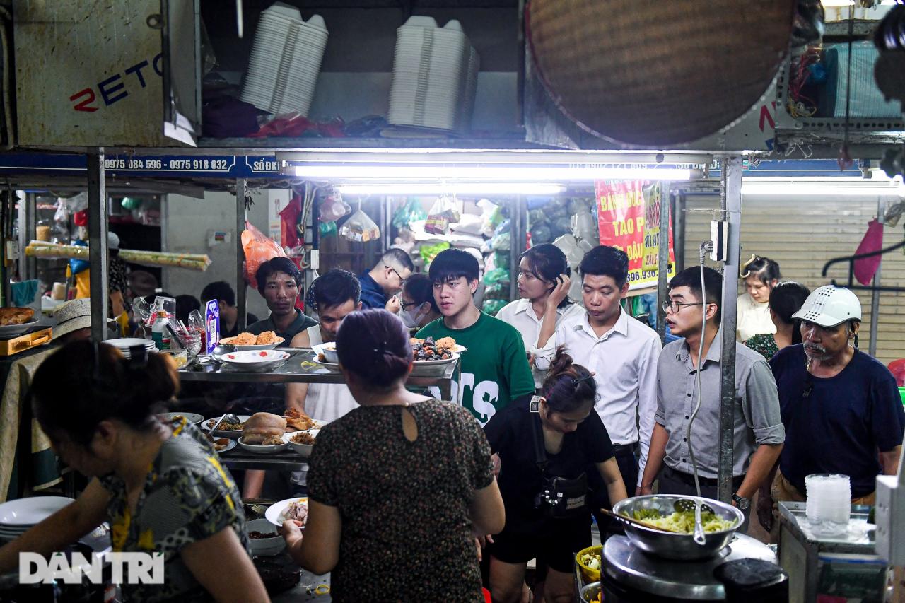 하노이: 지하 음식 천국, 10만 VND를 갖고 "원하는 만큼 먹어요"