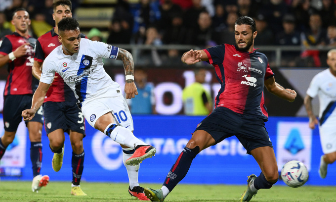 Lautaro en la jugada final en la victoria en casa por 2-0 sobre el Cagliari el 28 de agosto. Foto: inter.it