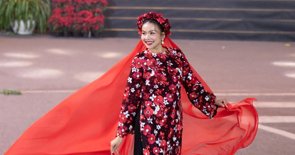 Thanh Hang, Lan Khue und andere vietnamesische Schönheiten ehren Ao Dai