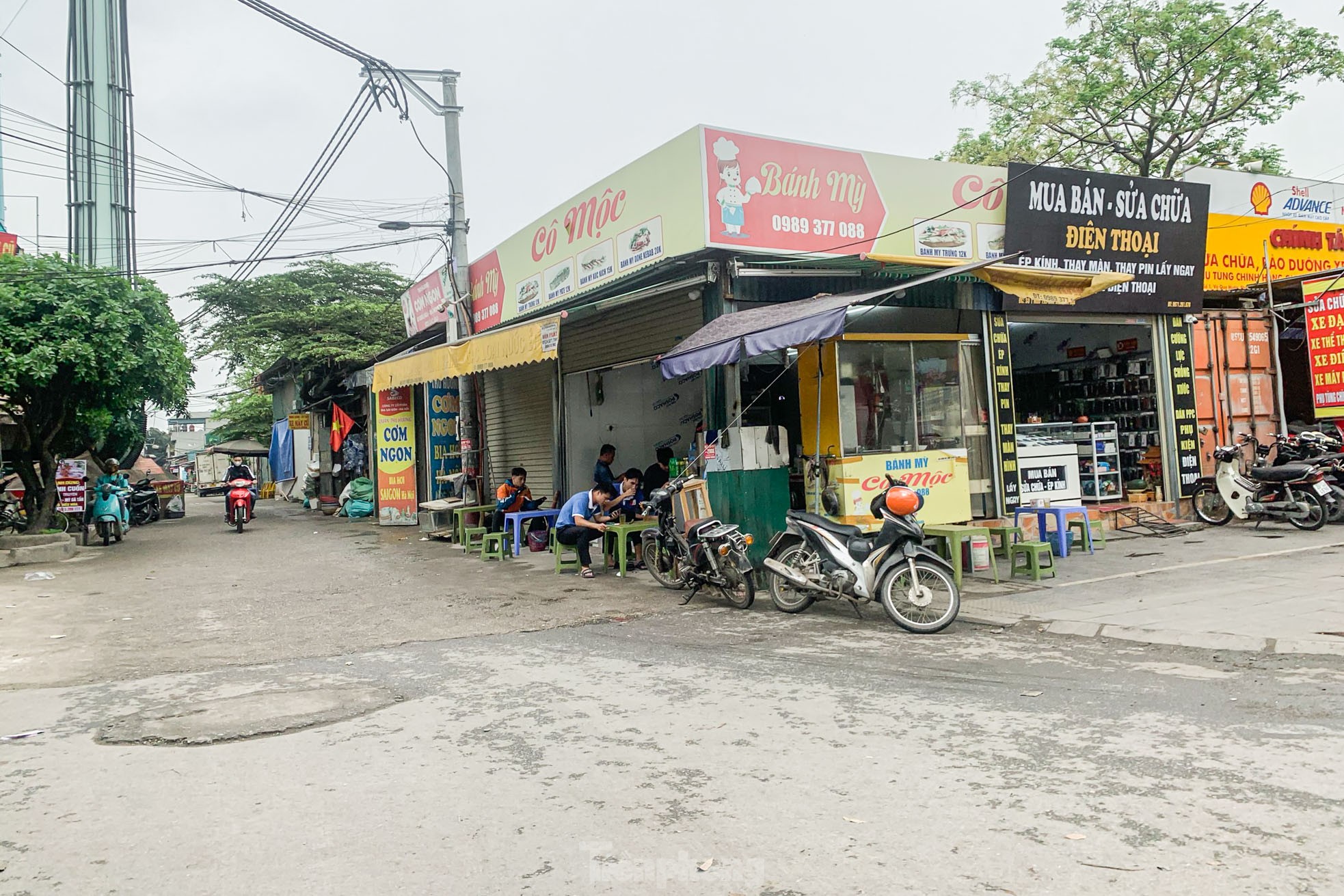 ផ្លូវបិទជិត ២៥០ពាន់លានដុង តភ្ជាប់ស្រុកពីរ ដែលនៅតែមិនទាន់បញ្ចប់ បន្ទាប់ពីសាងសង់អស់ជាច្រើនឆ្នាំ រូបថត ១៦