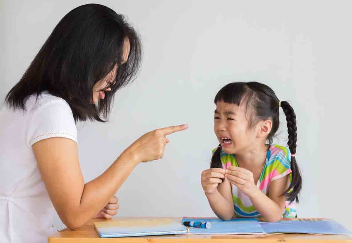 9 hành vi cha mẹ làm với mục đích tốt đẹp nhưng lại khiến trẻ chống đối và xa cách gia đình- Ảnh 5.