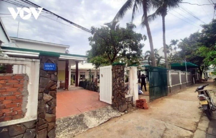 The nameplate of Choi Xanh International Primary, Secondary and High School has been removed.