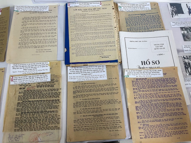 Giới thiệu gần 200 hình ảnh, tài liệu lưu trữ quốc gia về tiếp quản Thủ đô - Ảnh 4.