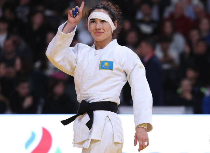 Abuzhakynova băng đầu sau trận đấu với Lee hồi tháng Hai. Ảnh: IJF