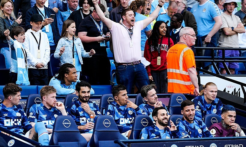 Les supporters : « Manchester City a la meilleure équipe réserve de l'histoire »