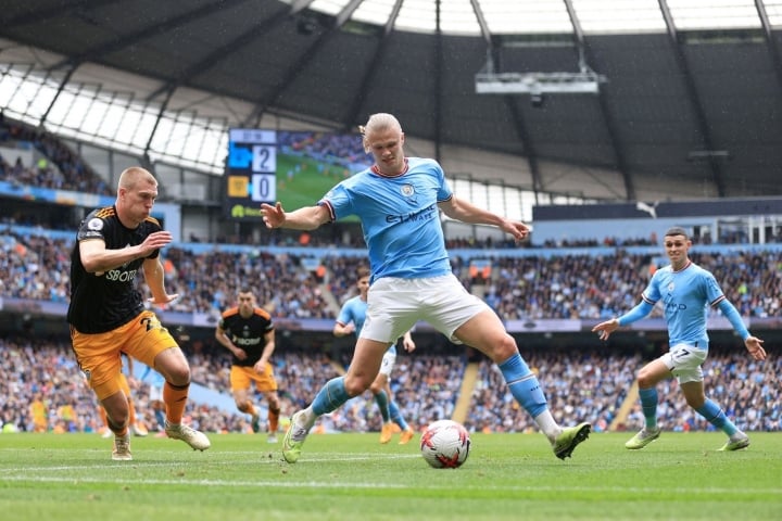 Revue de football Man City vs Chelsea : célébration du titre de champion de Premier League - 1