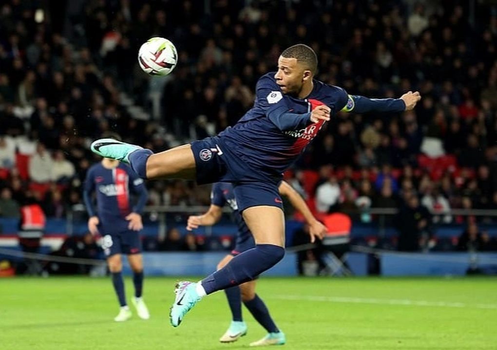 Ngôi sao Hàn Quốc ghi bàn, PSG trở lại ngôi đầu Ligue 1 - 2