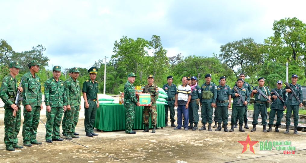 La Guardia Fronteriza Provincial de Dak Lak y la Guardia Fronteriza de Camboya se coordinan para controlar estrictamente la frontera.