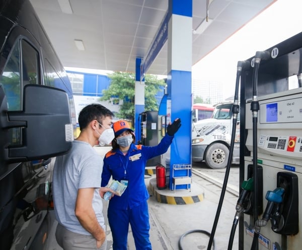 Gasoline prices are expected to decrease for the second consecutive time in the operating period tomorrow, December 12.