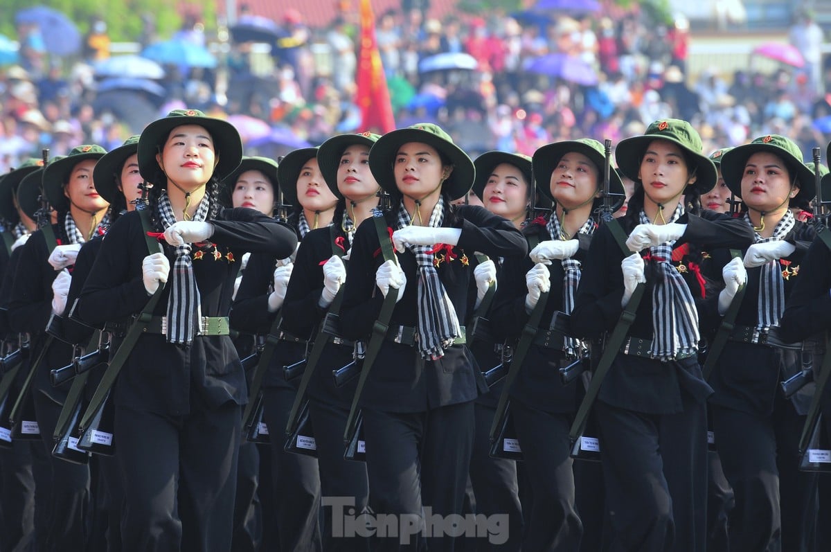 Las bellezas del sur están listas para el gran desfile en Dien Bien foto 15