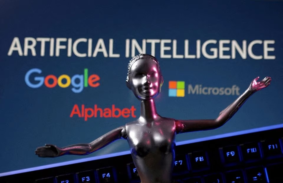 Microsoft と Google は検索エンジンで積極的に広告を展開しています。