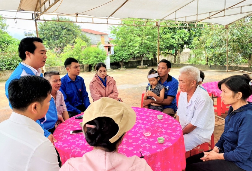 สมาพันธ์เยาวชนภาคกลางอุปถัมภ์เด็ก 3 รายในครอบครัวที่ประสบอุบัติเหตุทางรถยนต์ ในเขตอำเภอชูปรอง ภาพ 1