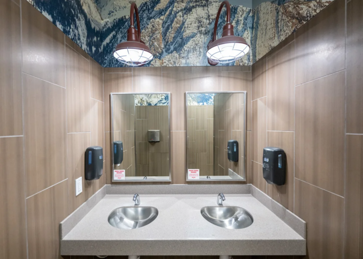 The toilets at Maverik station are highly rated for their cleanliness. (Photo: Cintas)