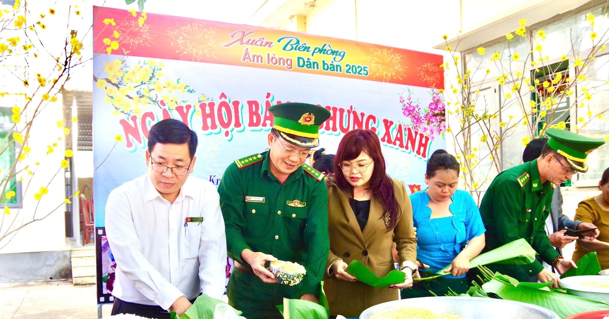 Bringing the warm Tet atmosphere of the army and people to the people in the border areas