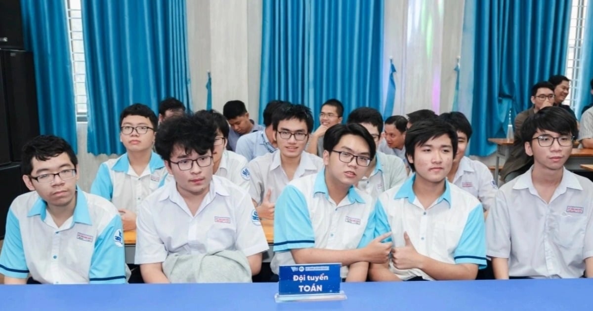 9 học sinh giỏi quốc gia đạt điểm toán cao nhất học trường nào?